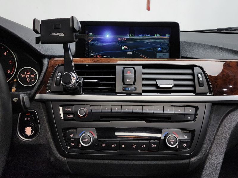 2012 BMW 3 Series 320d photo 13