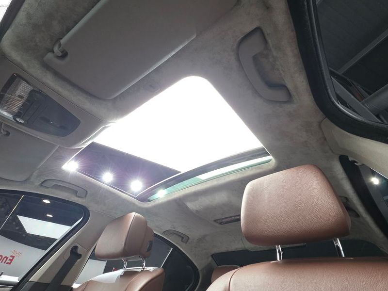 2012 BMW 5 Series 520d photo 12