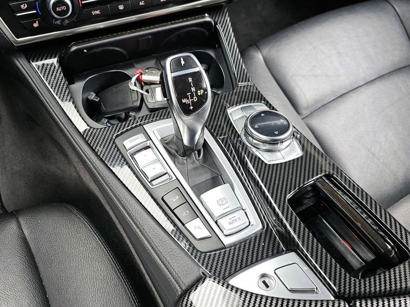 2014 BMW 5 Series 528i xDrive photo 9