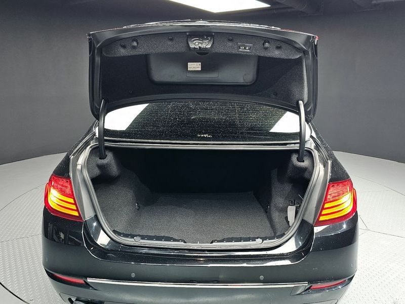 2014 BMW 5 Series 528i xDrive photo 20