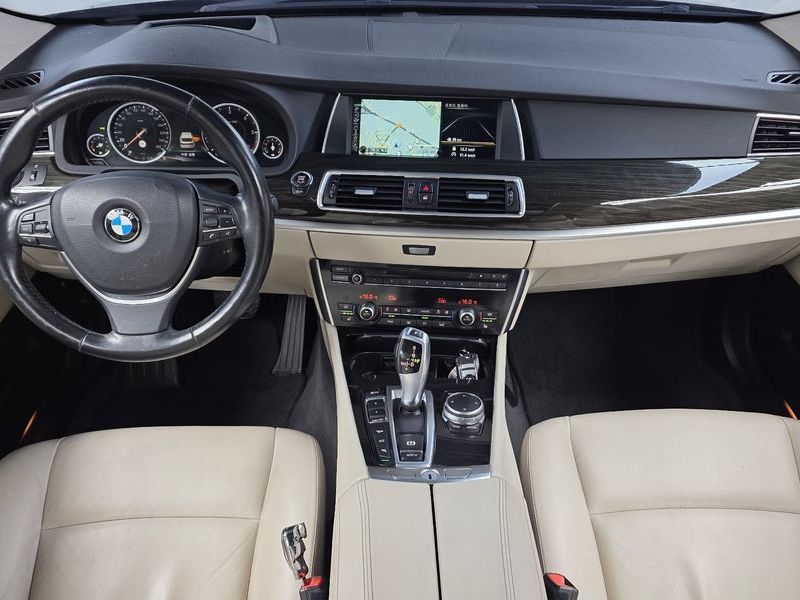 2016 BMW 5 Series GT 30d xDrive photo 7