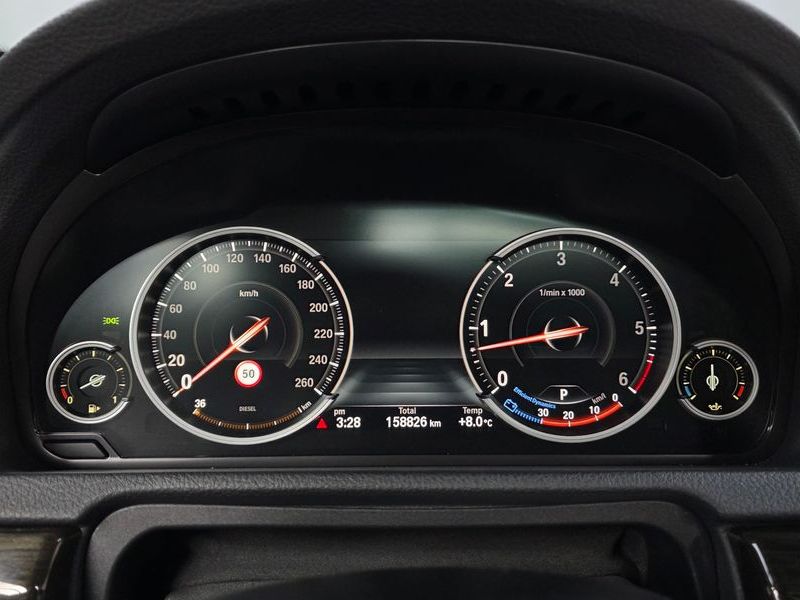 2016 BMW 5 Series GT 30d xDrive photo 8