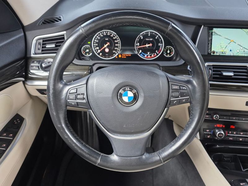 2016 BMW 5 Series GT 30d xDrive photo 13