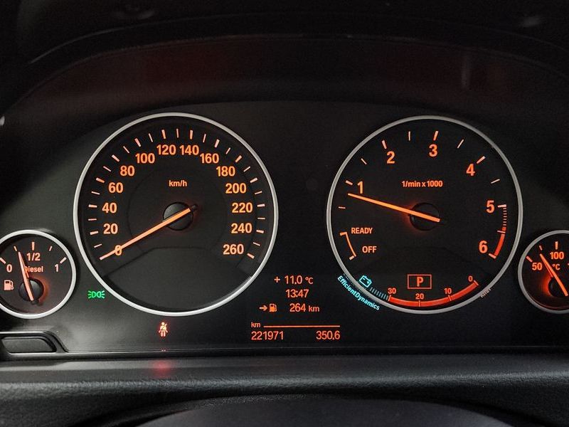 2014 BMW 3 Series 320d photo 8