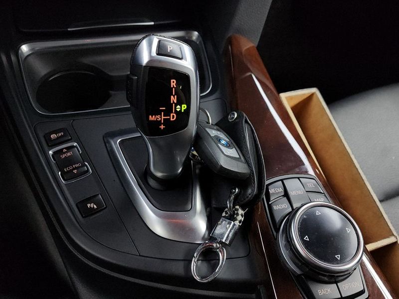 2014 BMW 3 Series 320d photo 9