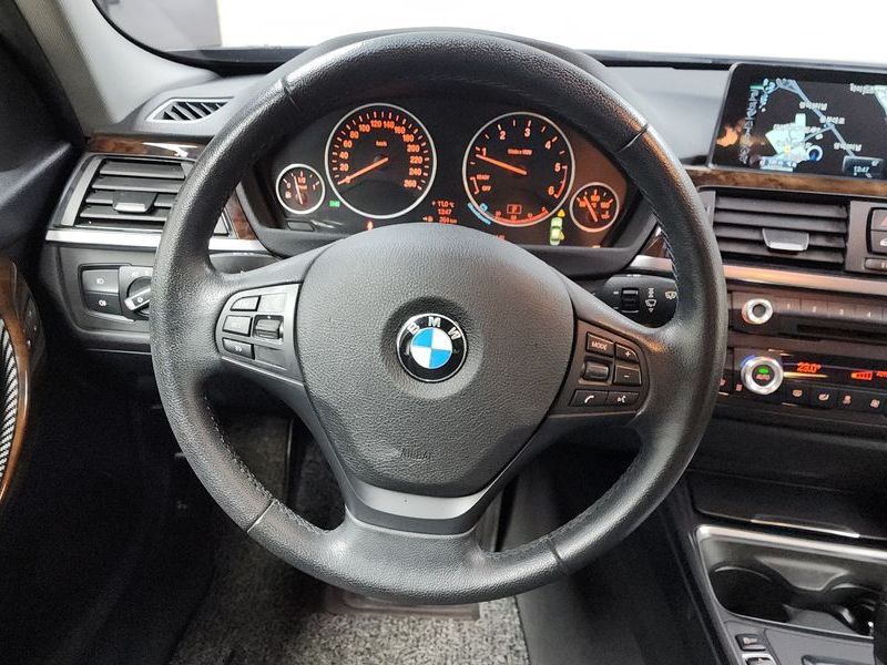 2014 BMW 3 Series 320d photo 13