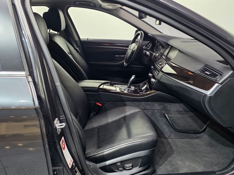 2013 BMW 5 Series 525d xDrive photo 11