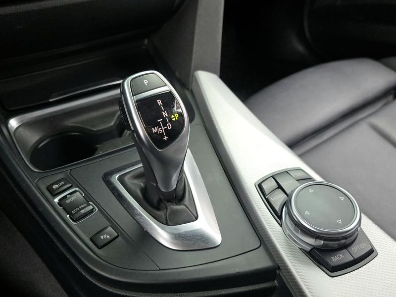 2015 BMW 3 Series 320d M Performence Edition photo 9