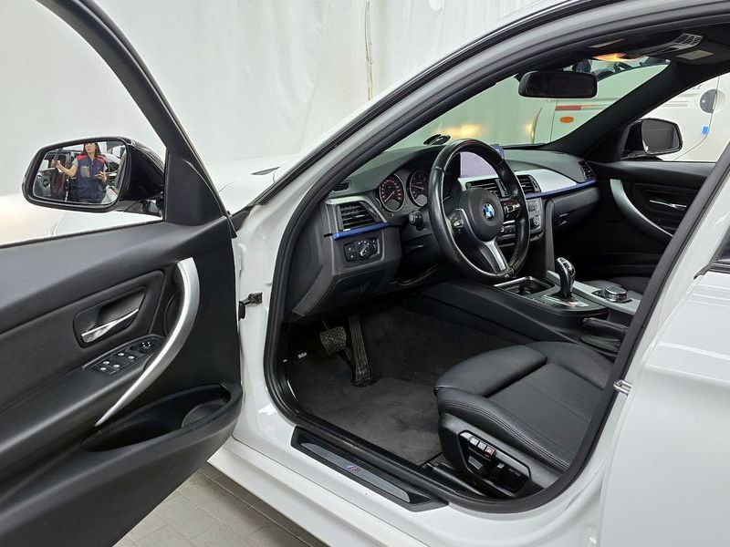 2015 BMW 3 Series 320d M Performence Edition photo 10
