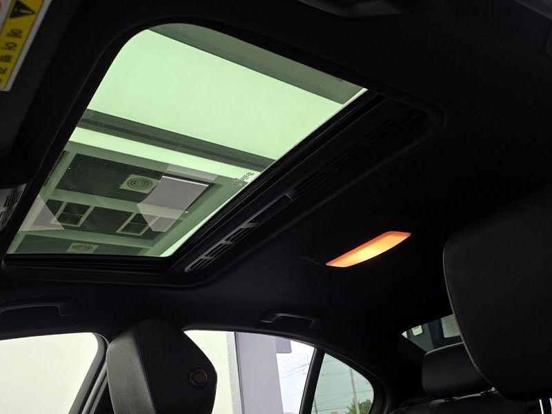 2015 BMW 3 Series 320d M Performence Edition photo 15