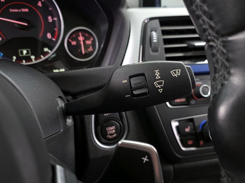 2015 BMW 3 Series 320d M Performence Edition photo 16