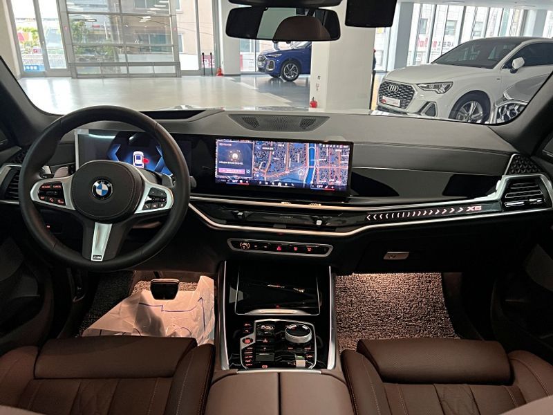 2026 BMW X5 xDrive 40i M Sport photo 7