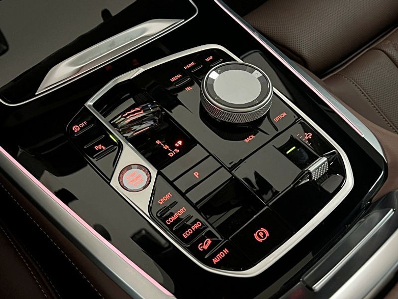 2026 BMW X5 xDrive 40i M Sport photo 9