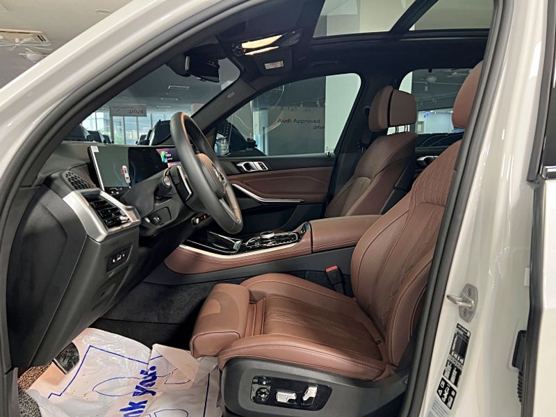 2026 BMW X5 xDrive 40i M Sport photo 10