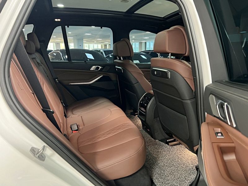 2026 BMW X5 xDrive 40i M Sport photo 13