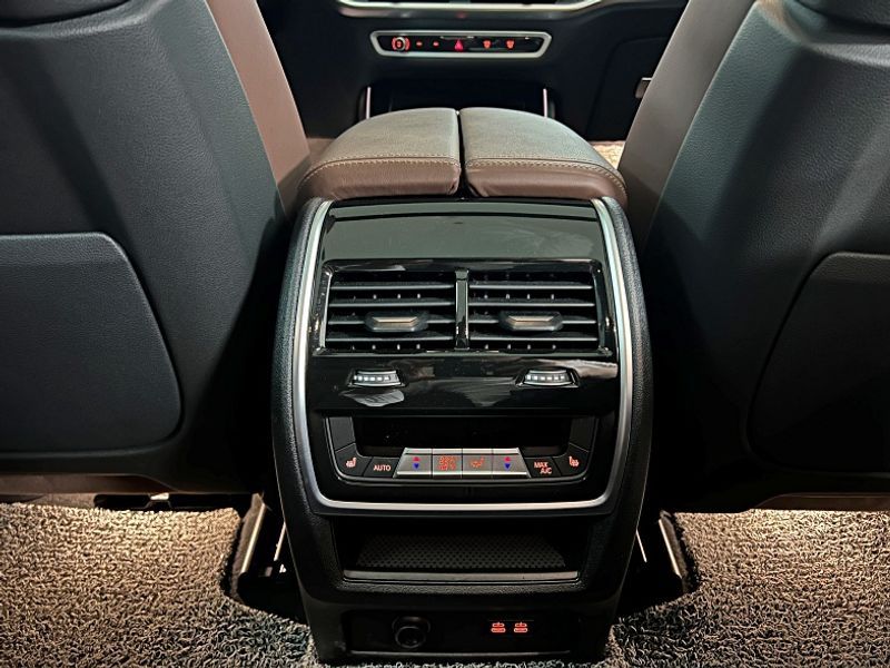 2026 BMW X5 xDrive 40i M Sport photo 17