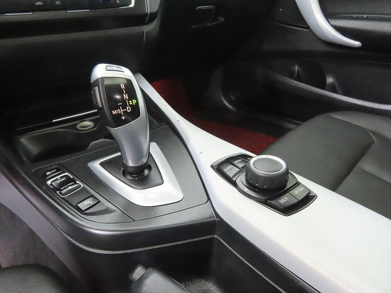 2013 BMW 1 Series 118d Urban Pack1 5Dr photo 11