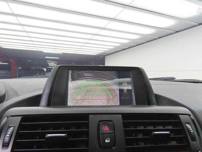 2013 BMW 1 Series 118d Urban Pack1 5Dr photo 13