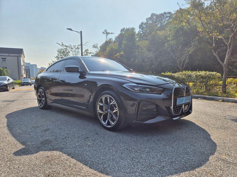 2022 BMW i4 eDrive40 M Sports photo 8