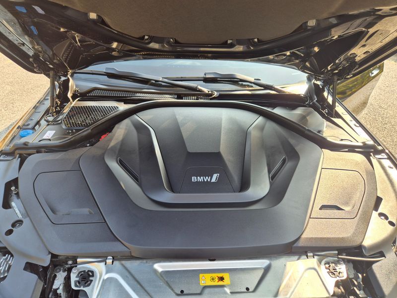 2022 BMW i4 eDrive40 M Sports photo 9