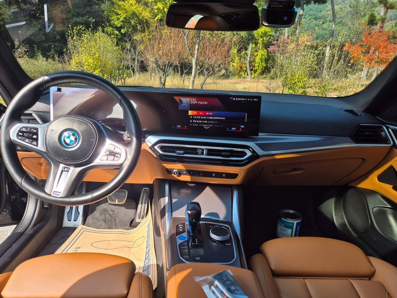2022 BMW i4 eDrive40 M Sports photo 15