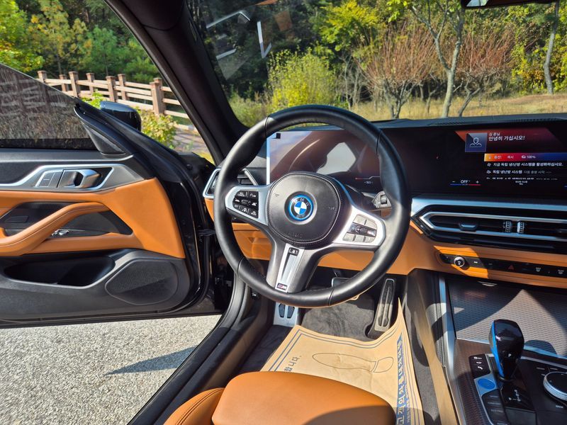 2022 BMW i4 eDrive40 M Sports photo 17