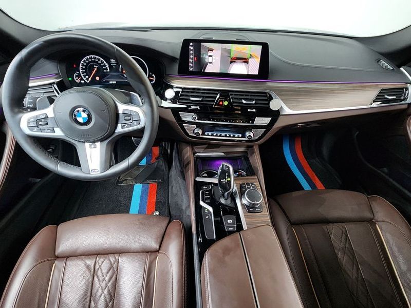 2019 BMW 5 Series 530i M Sport Package Plus photo 7