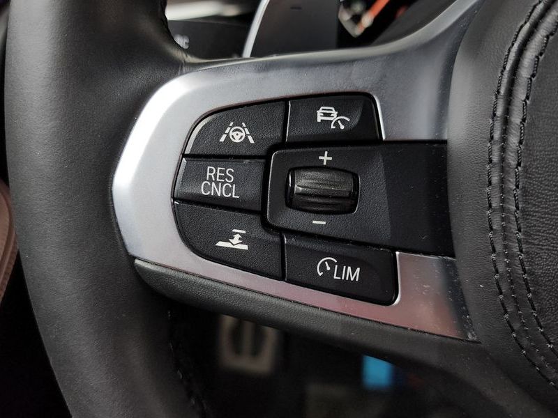 2019 BMW 5 Series 530i M Sport Package Plus photo 15