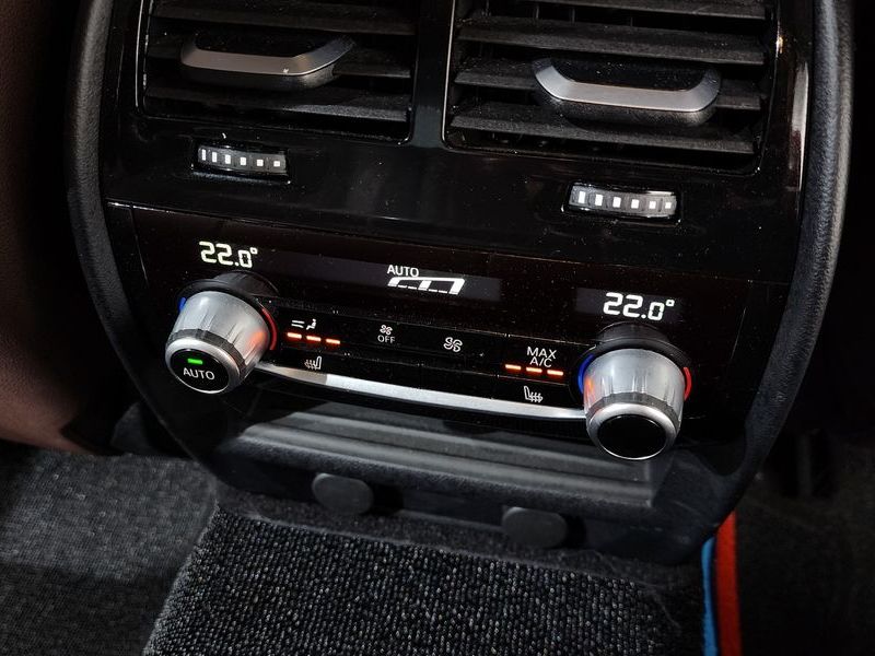 2019 BMW 5 Series 530i M Sport Package Plus photo 20