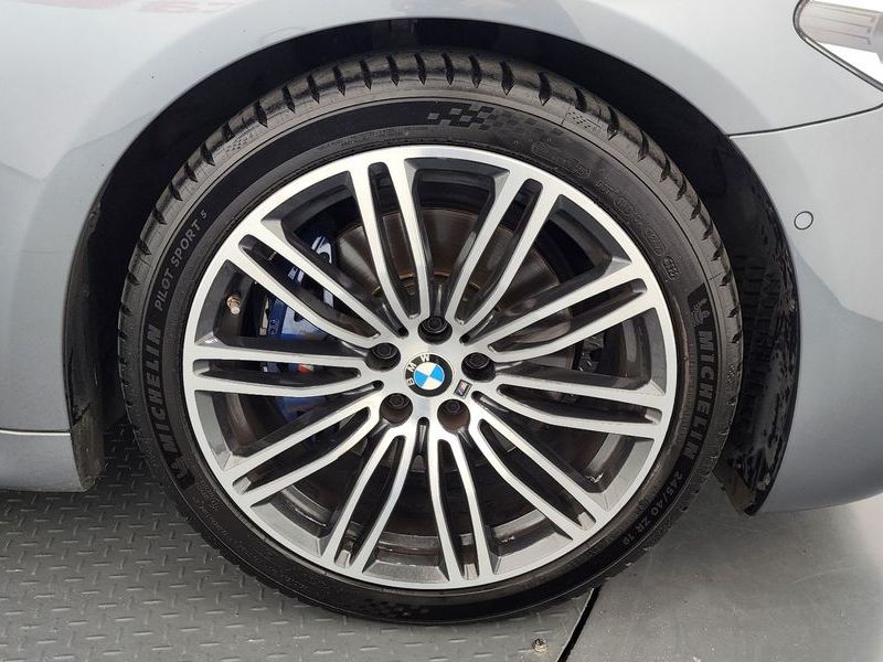 2019 BMW 5 Series 530i M Sport Package Plus photo 21