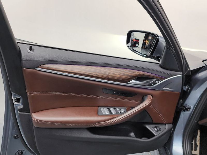 2019 BMW 5 Series 530i M Sport Package Plus photo 24