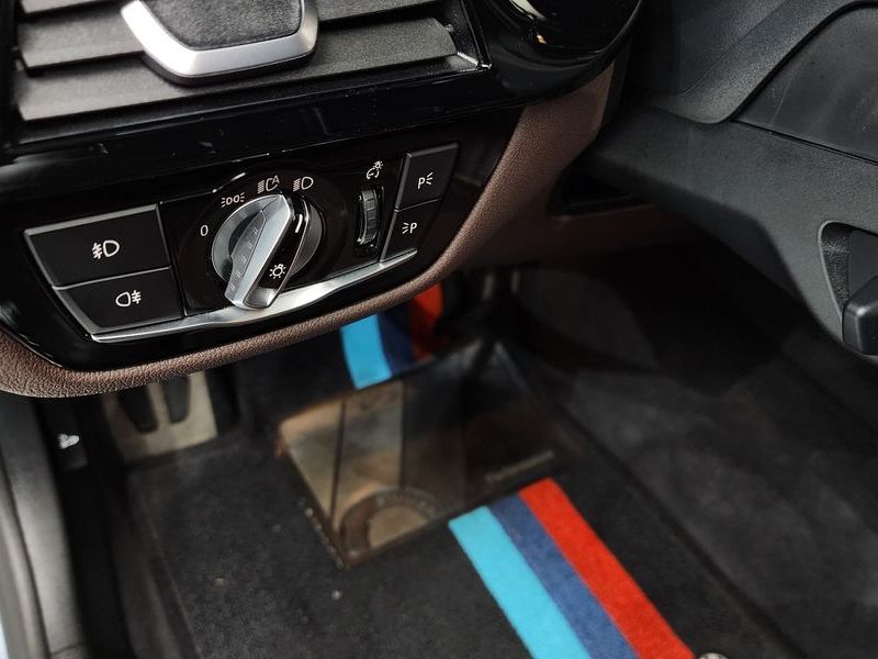 2019 BMW 5 Series 530i M Sport Package Plus photo 27