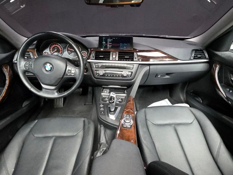 2012 BMW 3 Series 320d photo 7