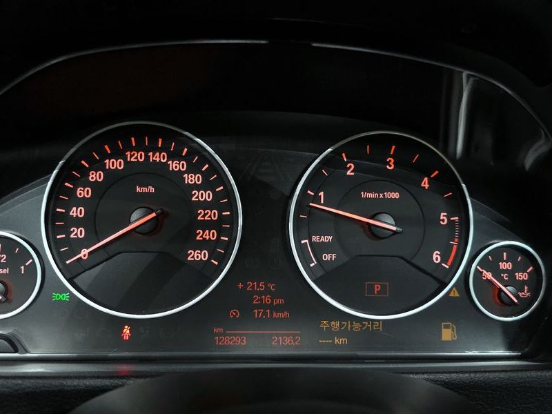 2012 BMW 3 Series 320d photo 8