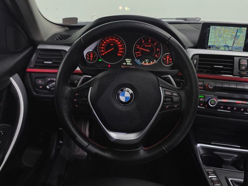 2014 BMW 3 Series 320d Sport photo 13