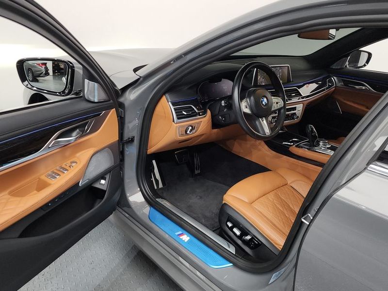 2022 BMW 7 Series 730d xDrive M Sport photo 10