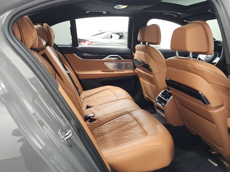 2022 BMW 7 Series 730d xDrive M Sport photo 12