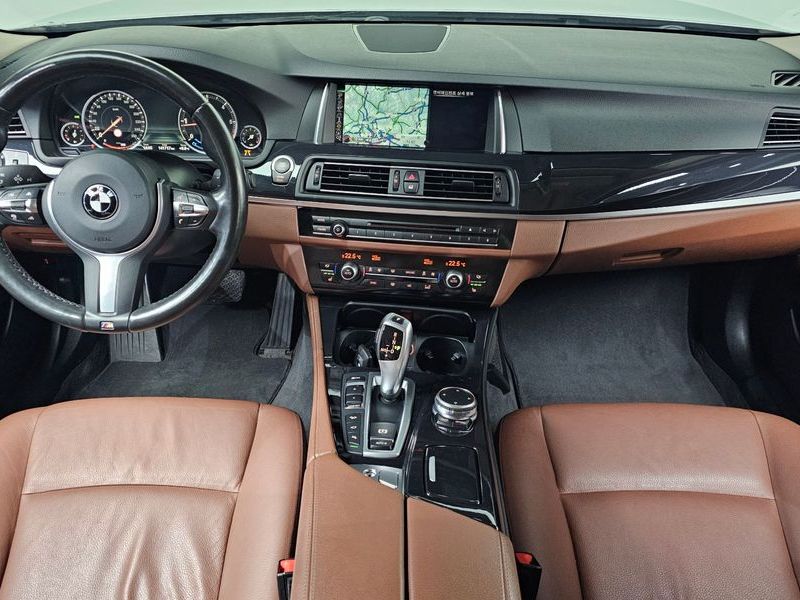 2016 BMW 5 Series 520d xDrive M Aero Dynamic photo 7