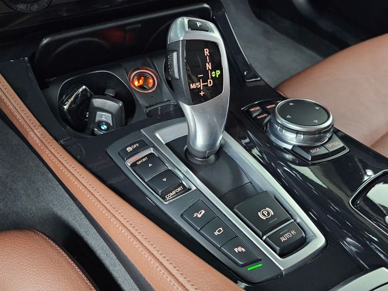 2016 BMW 5 Series 520d xDrive M Aero Dynamic photo 9