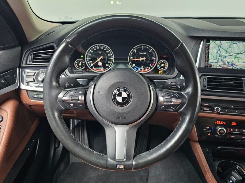 2016 BMW 5 Series 520d xDrive M Aero Dynamic photo 13