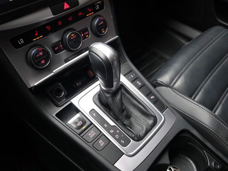 2016 Volkswagen New CC 2.0 TDI BlueMotion photo 9