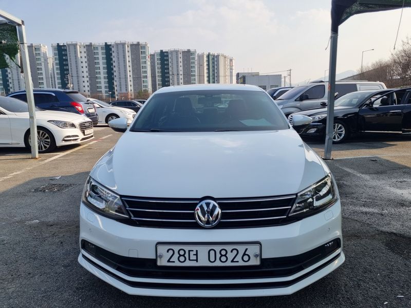 2016 Volkswagen Jetta 2.0 TDI BlueMotion Premium 6th photo 1