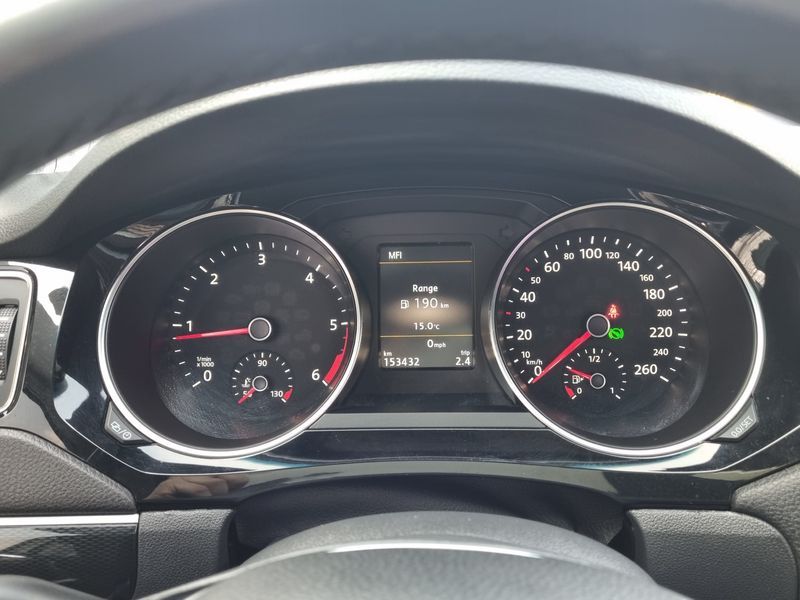2016 Volkswagen Jetta 2.0 TDI BlueMotion Premium 6th photo 9