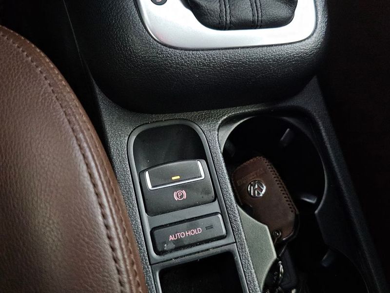 2016 Volkswagen Tiguan 2.0 TDI Comfort 5N photo 17