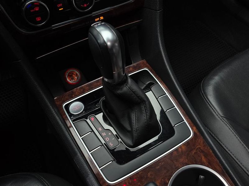 2013 Volkswagen Passat 2.0 TDI B7 photo 9
