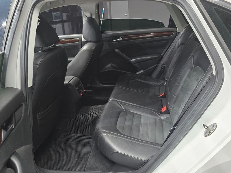 2013 Volkswagen Passat 2.0 TDI B7 photo 11