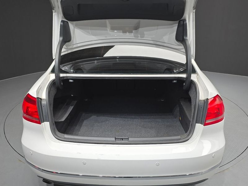 2013 Volkswagen Passat 2.0 TDI B7 photo 20