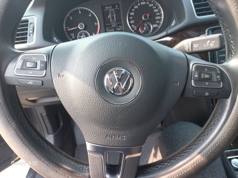 2014 Volkswagen Passat 2.0 TDI B7 photo 9