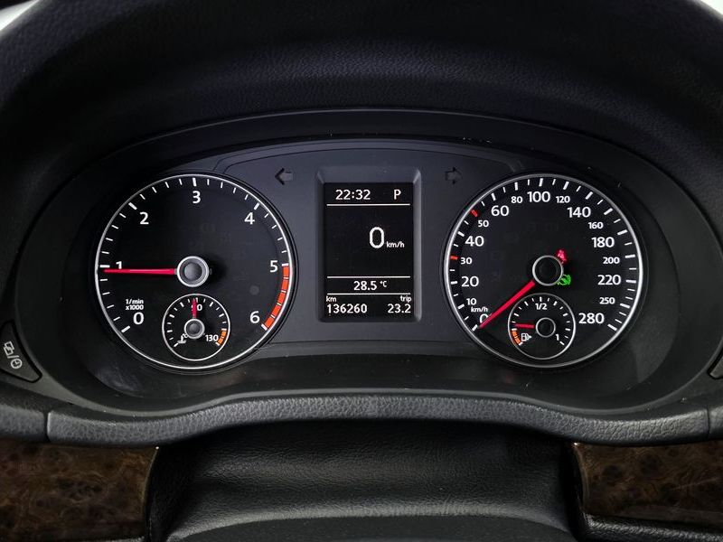 2015 Volkswagen Passat 2.0 TDI B7 photo 8