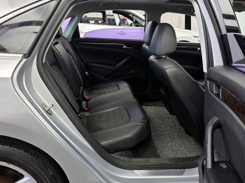 2015 Volkswagen Passat 2.0 TDI B7 photo 12